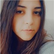 Soy una persona muy creativa y con mucha energía y siempre adapto la materia según el nivel del alumno. Me gustaría dar clases a niños/as y compartir mis conocimientos con ellos.
